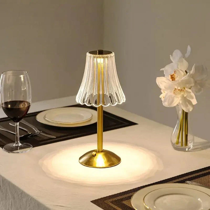Luminária de Mesa Sem Fio com Abajur Dourado